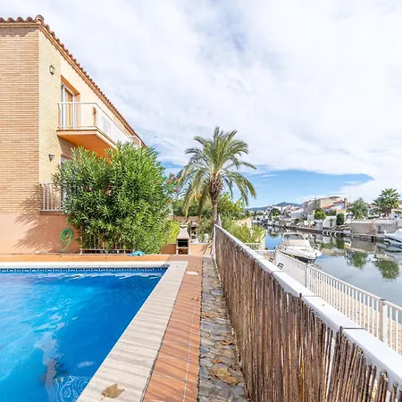 Villa Jouvacations 2 Freser Con Piscina Compartida